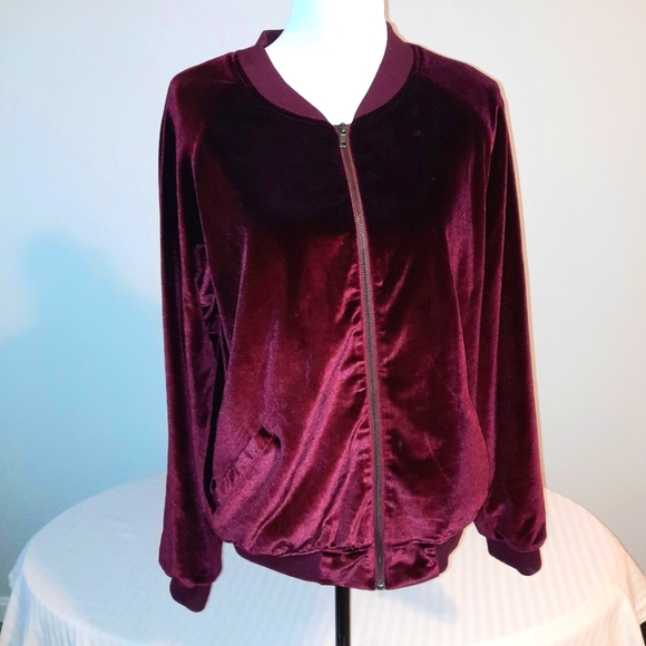 Aqua Jackets & Blazers - Burgundy Jacket Size med